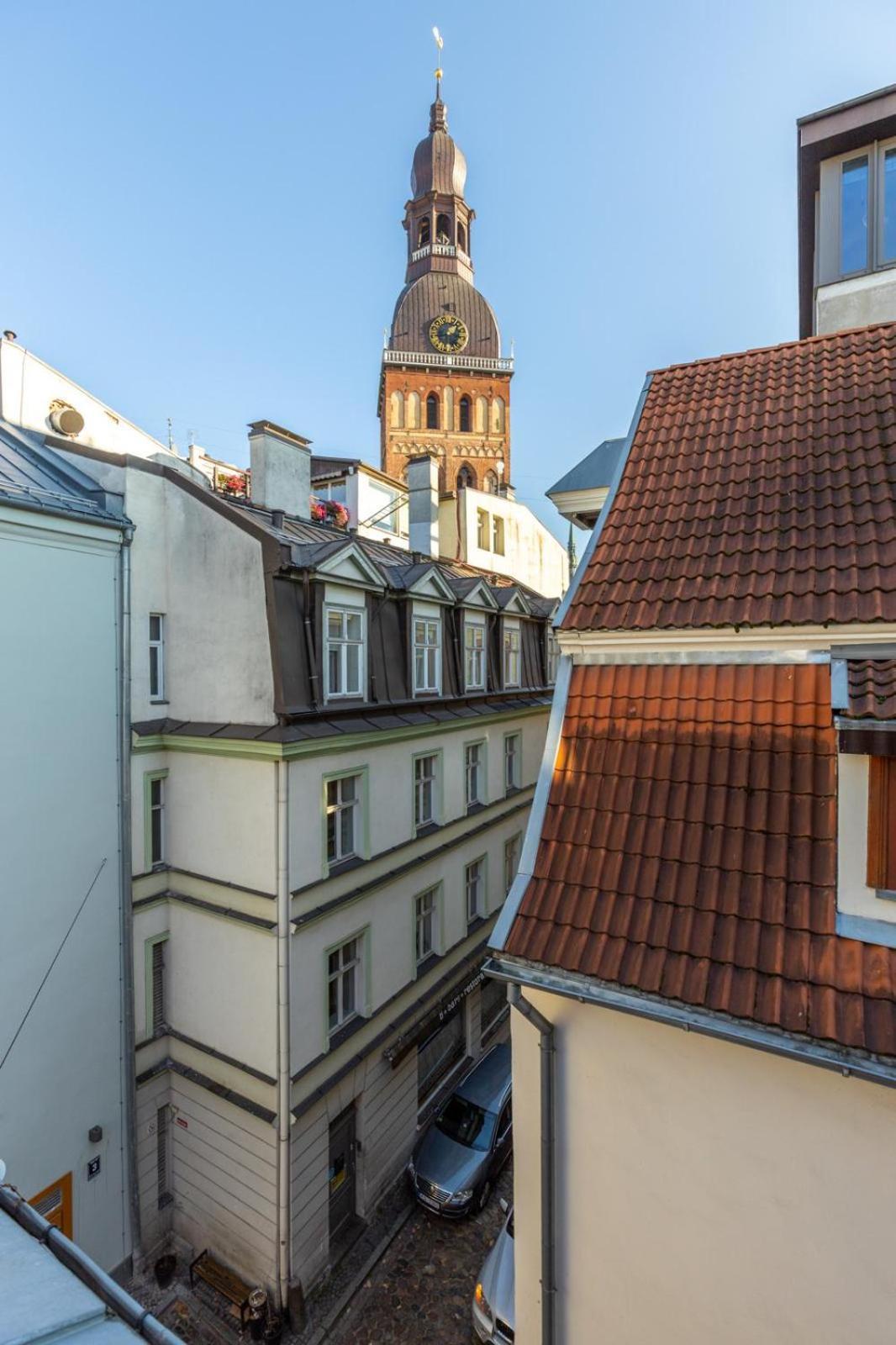 Amber Private Rooms Riga Esterno foto